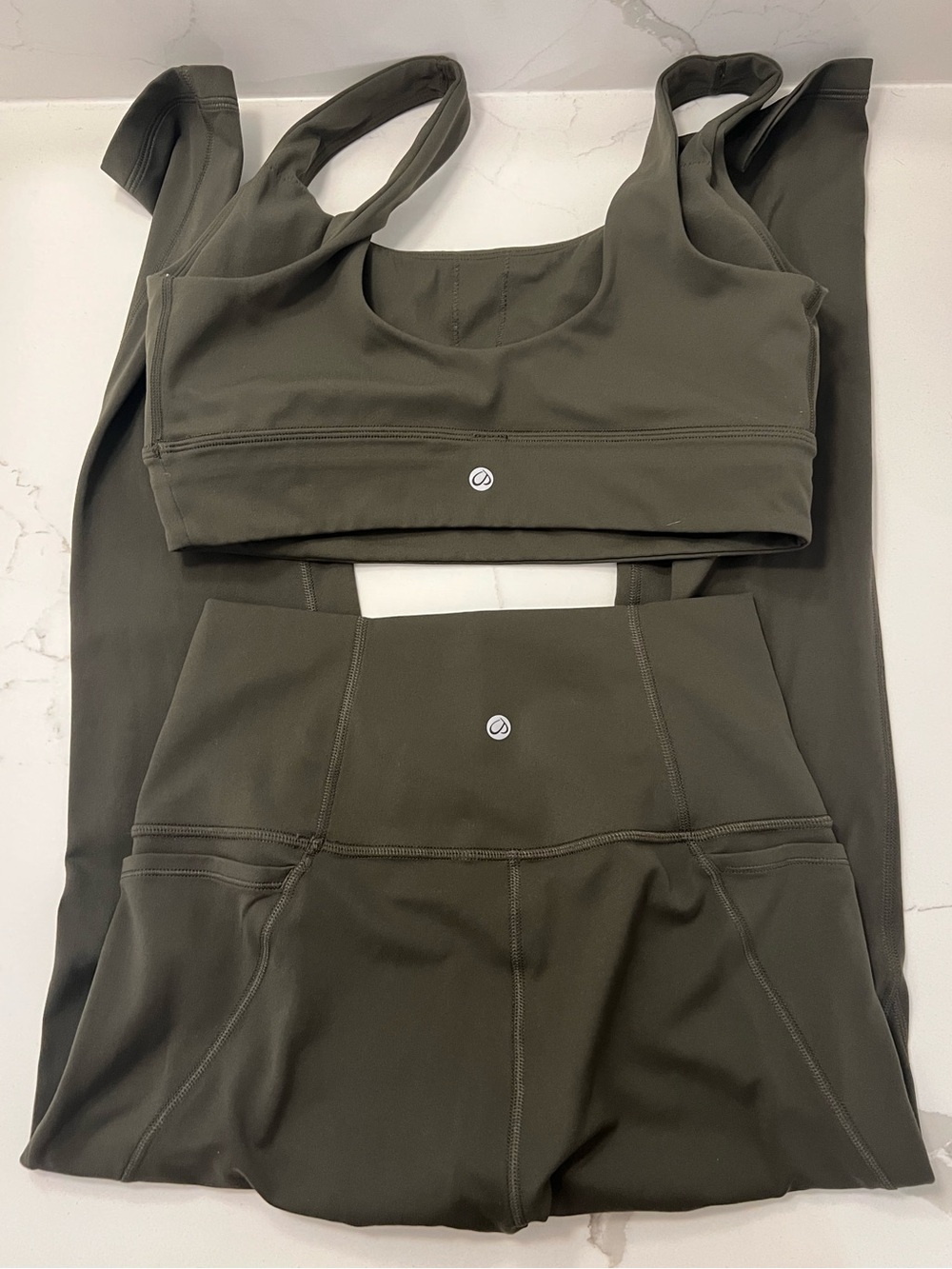 CRZ YOGA Butterluxe Olive U-Back Sports Bra and Pocket Leggings (S)